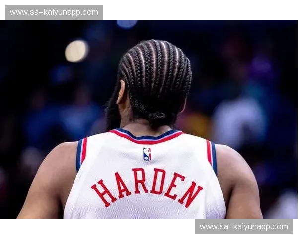 蓄势待发，季前号角吹响：金州勇士与洛杉矶快船，谁是季前赛最亮的星？